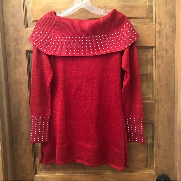 Questions / NWT/ Women's /Metallic Red Sweater/ Gold Studs(Neck/Sleeves) M - Picture 4 of 9
